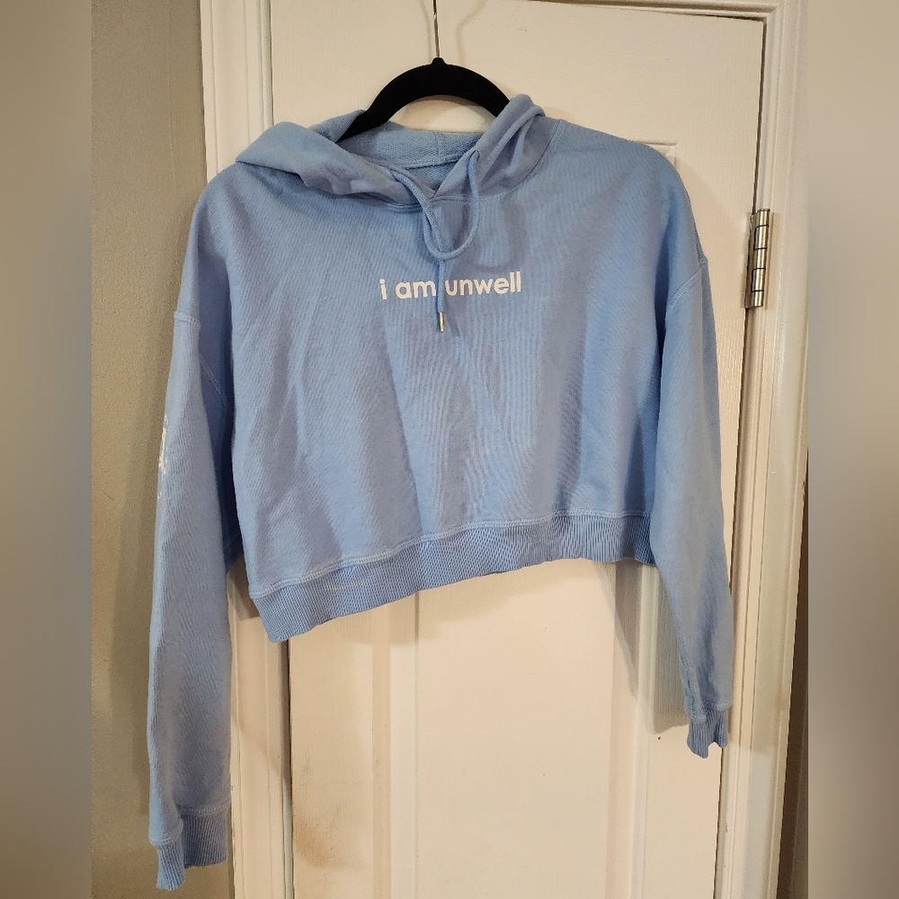 Crop hoodie, small